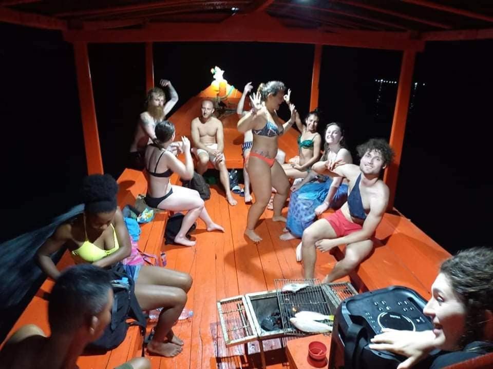 Lucky Sun Saracen Bay Hostel Koh Rong Sanloem Exterior photo