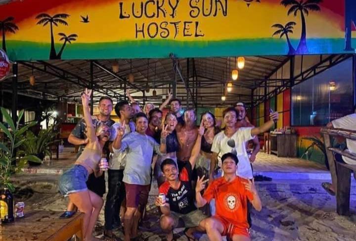 Lucky Sun Saracen Bay Hostel Koh Rong Sanloem Exterior photo