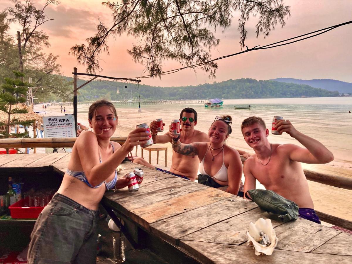 Lucky Sun Saracen Bay Hostel Koh Rong Sanloem Exterior photo