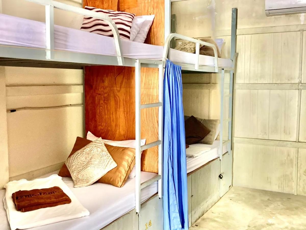 Lucky Sun Saracen Bay Hostel Koh Rong Sanloem Exterior photo