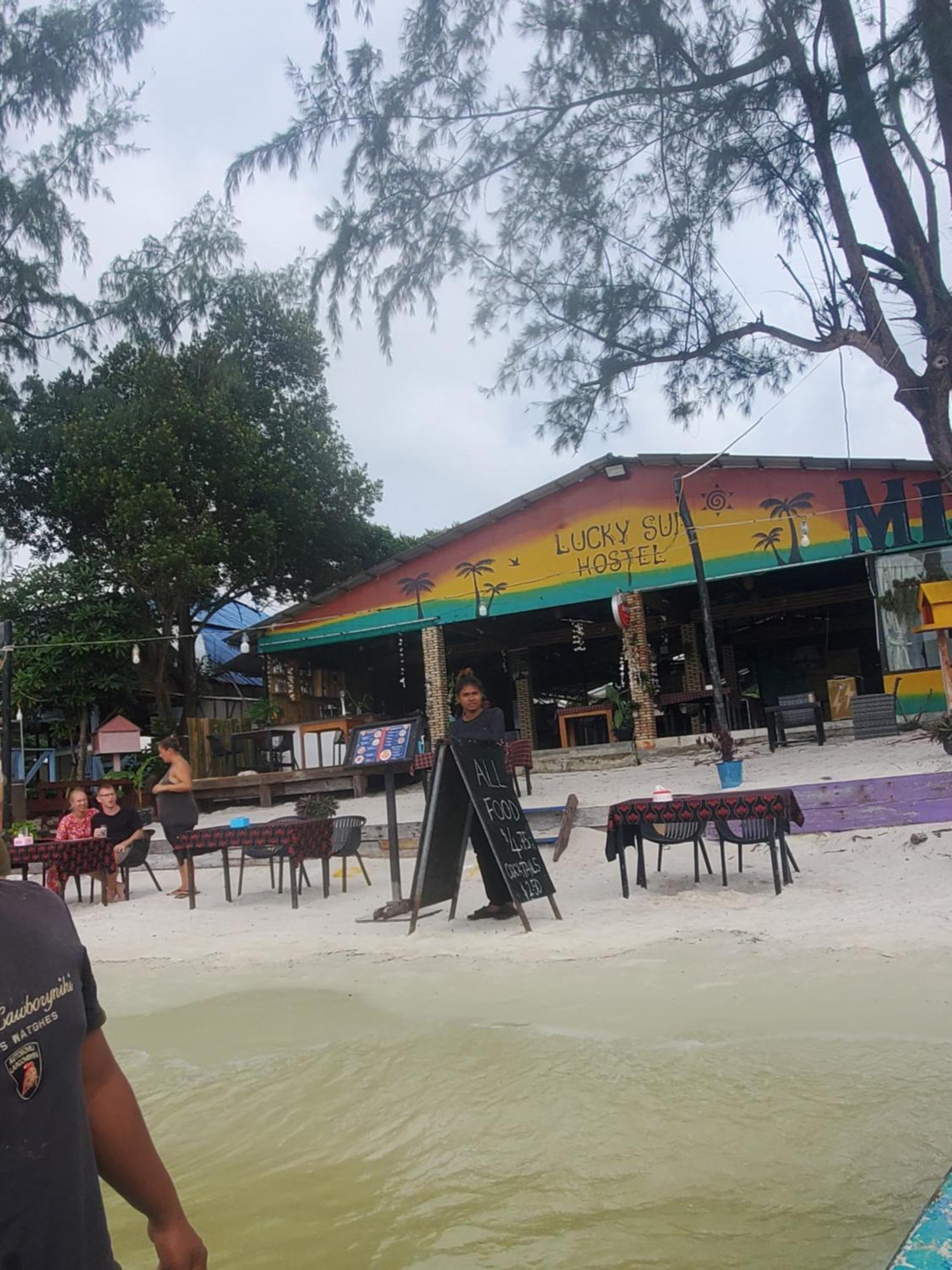 Lucky Sun Saracen Bay Hostel Koh Rong Sanloem Exterior photo